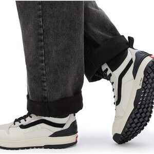 New w/Box Vans UltraRange EXO HI MTE-2 Waterproof White Black Women 8 (Men 6.5)